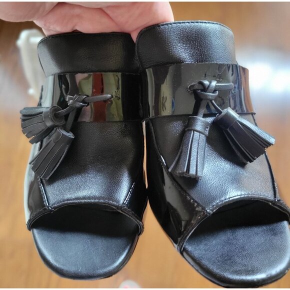 White House Black Market ARIAH Patent Leather Tassel Mule Size 6.5M - Picture 7 of 11